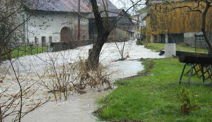Photo d'une inondation due à la crue de l'Arbogne en 2006 (Copyright Direction générale de l'environnement-DGE)