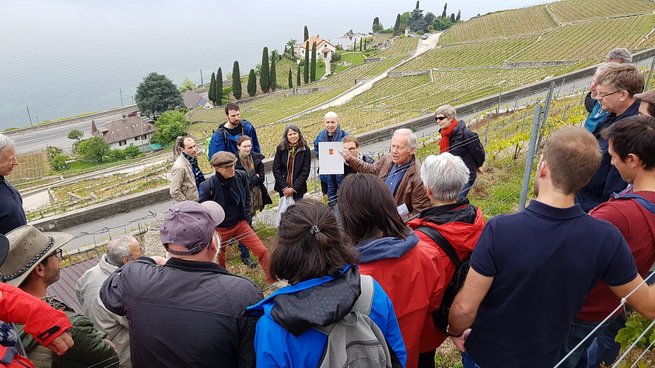 Excursion “Goût de la science” au Domaine du Burignon, à Saint-Saphorin, avec entre autres Thomas Mumenthaler, organisée en 2019 lors du bicentenaire de la SVSN