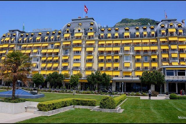 Le Montreux-Palace, vu du lac.