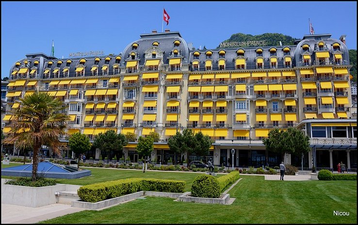 Le Montreux-Palace, vu du lac.