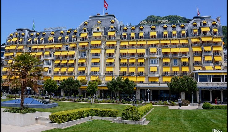Le Montreux-Palace, vu du lac.