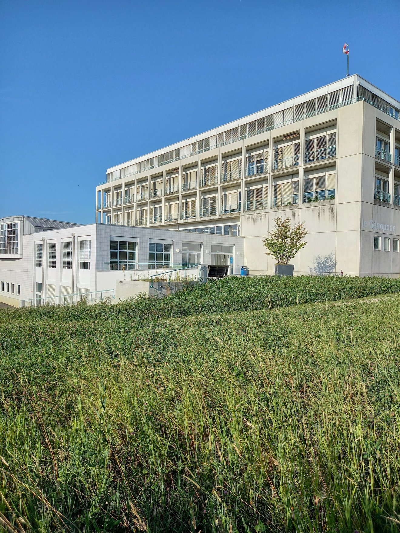 Centre Dubochet sur le Campus UNIL