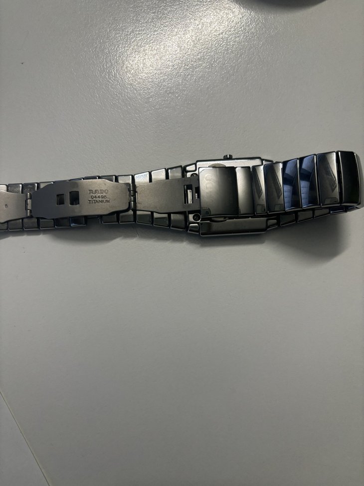 Montre Radon derrière