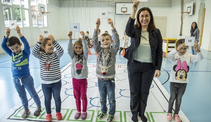 Cesla Amarelle se prête au jeu de la "Machine à trier". [SIEBER]