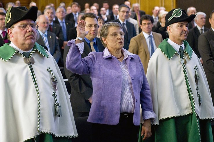 Madame Béatrice Métraux a prêté serment le 10 janvier 2012. Elle est désormais conseillère d'Etat en charge du Département de l'intérieur