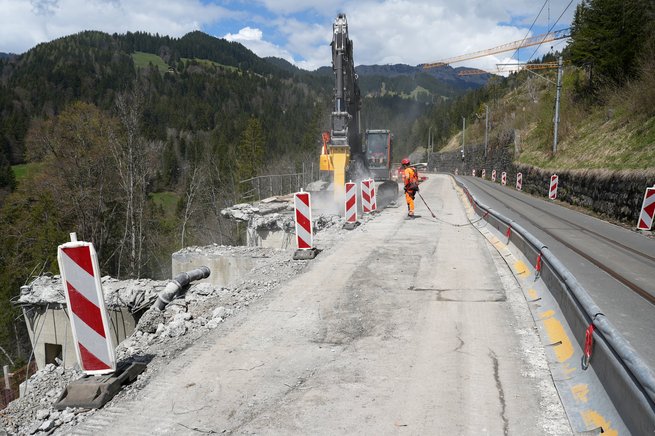 Démolition de l'ancienne chaussée et des estacades © Eric Frigière
