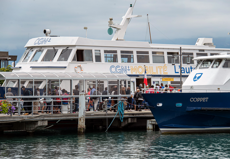 Bateaux CGN à l'embarcadère d'Ouchy.