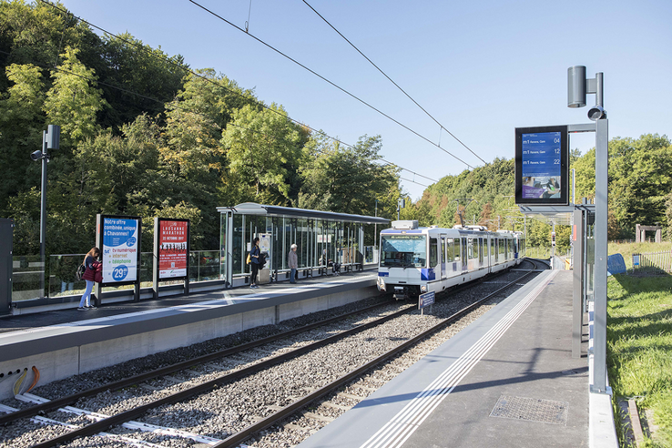 Le métro à la station Unil Mouline.