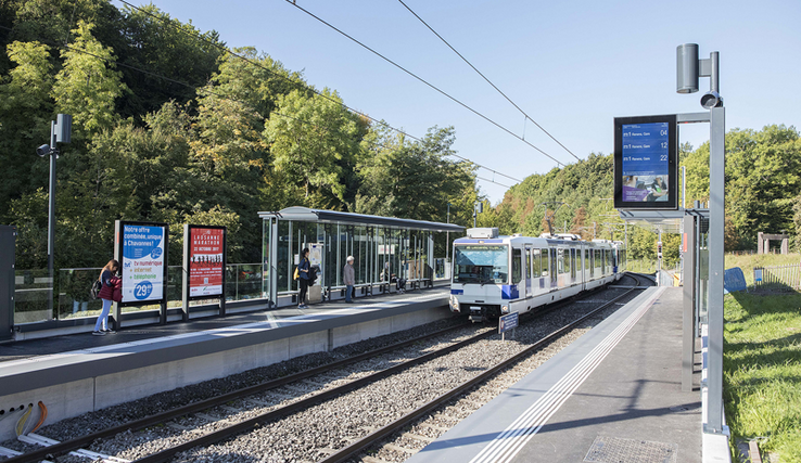 Le métro à la station Unil Mouline.