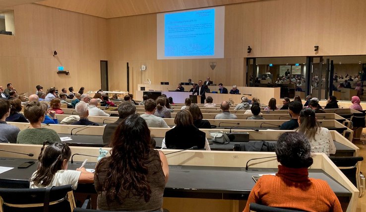 Les participant-e-s des rendez-vous citoyens du BLI dans la salle du plénum