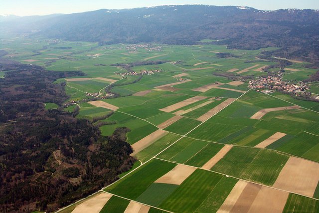 vue aérienne de la campagne vaudoise