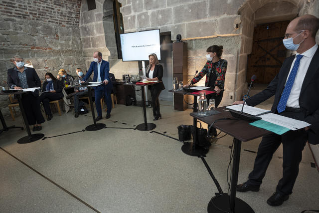 Le point de presse du Conseil d'Etat au château cantonal.