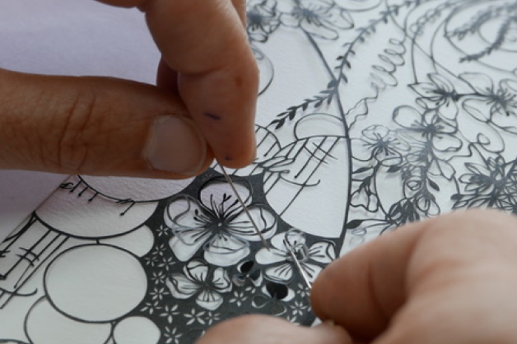 Découpeuse sur papier, Marie-Laure Beun de Ollon