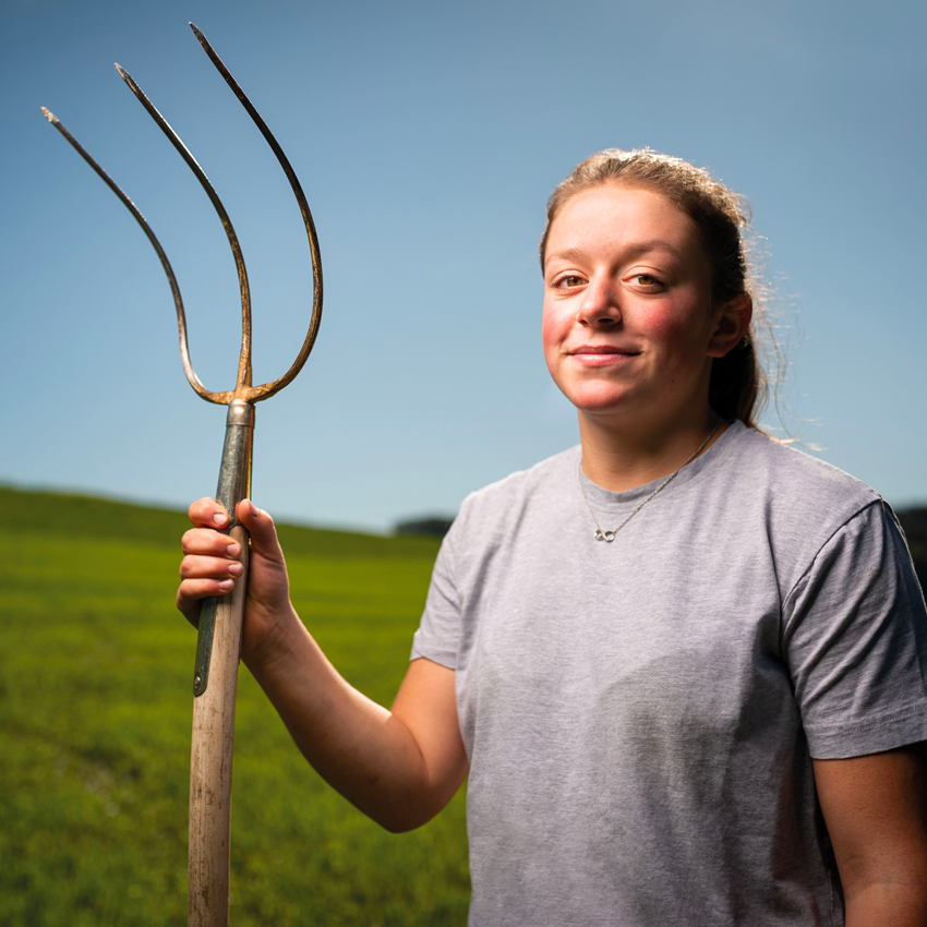 Elena, Agricultrice