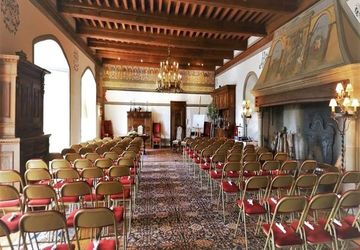 salle-particuliere-chateau de lucens1